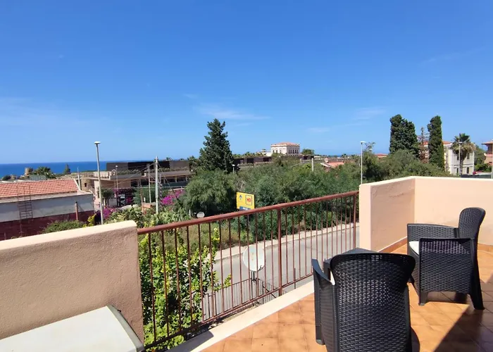 Casa Delle Camelie